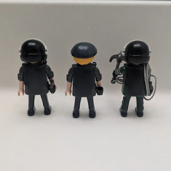 Playmobil/ Geobra Police Swat Vehicle Playset - Picture 10 of 10